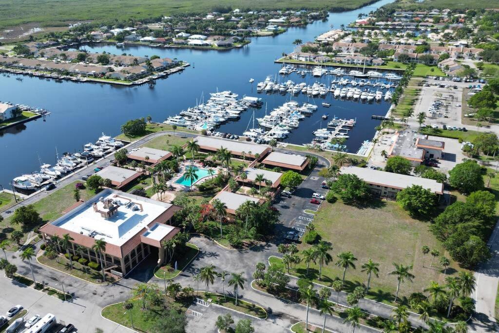 Marina Getaway On The Water! Apartamento North North Naples Exterior foto