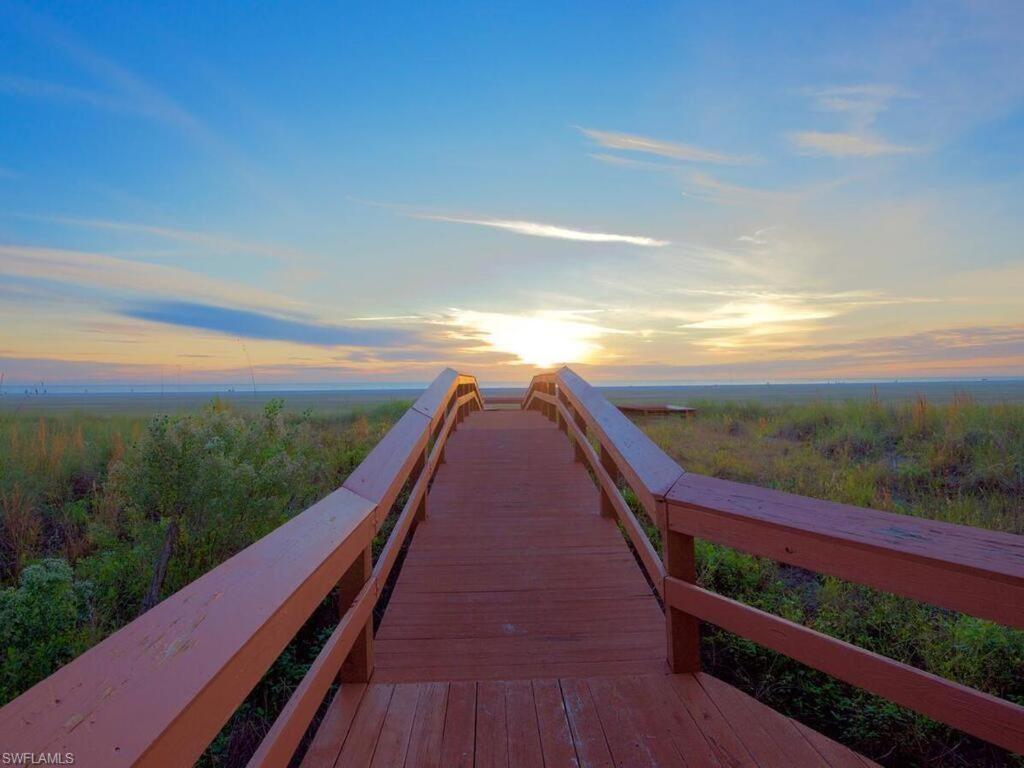 Marina Getaway On The Water! Apartamento North North Naples Exterior foto