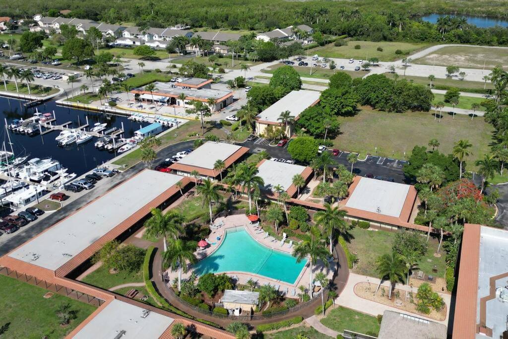 Marina Getaway On The Water! Apartamento North North Naples Exterior foto