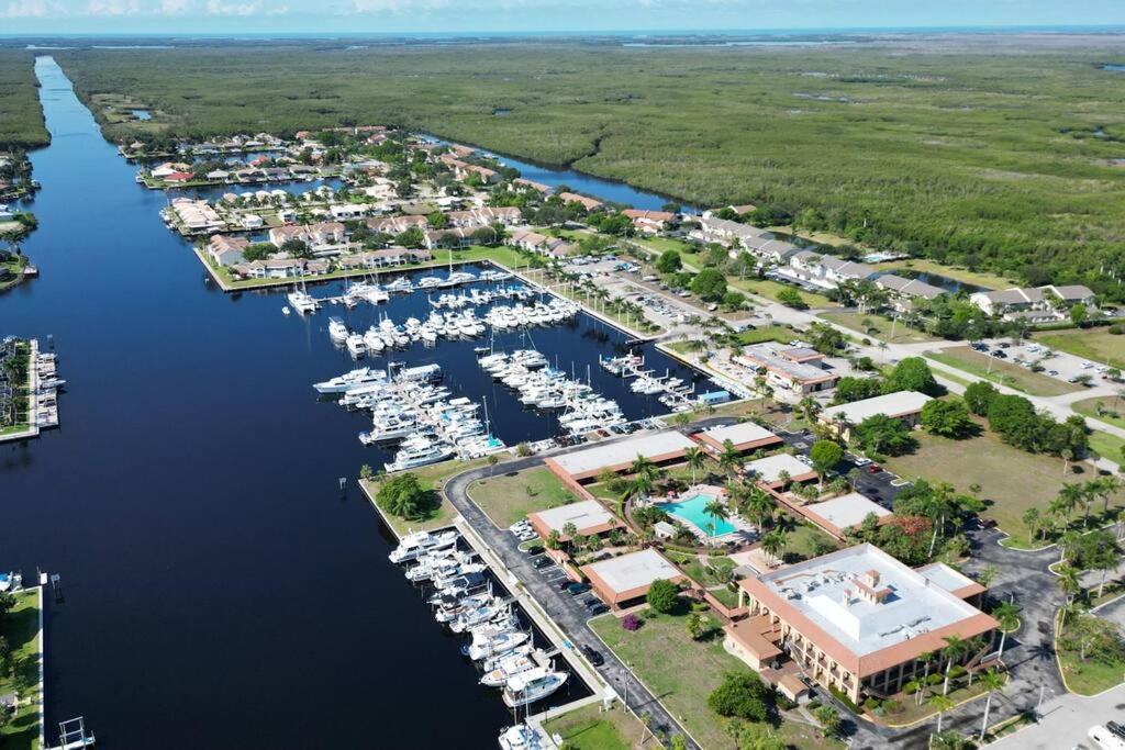 Marina Getaway On The Water! Apartamento North North Naples Exterior foto