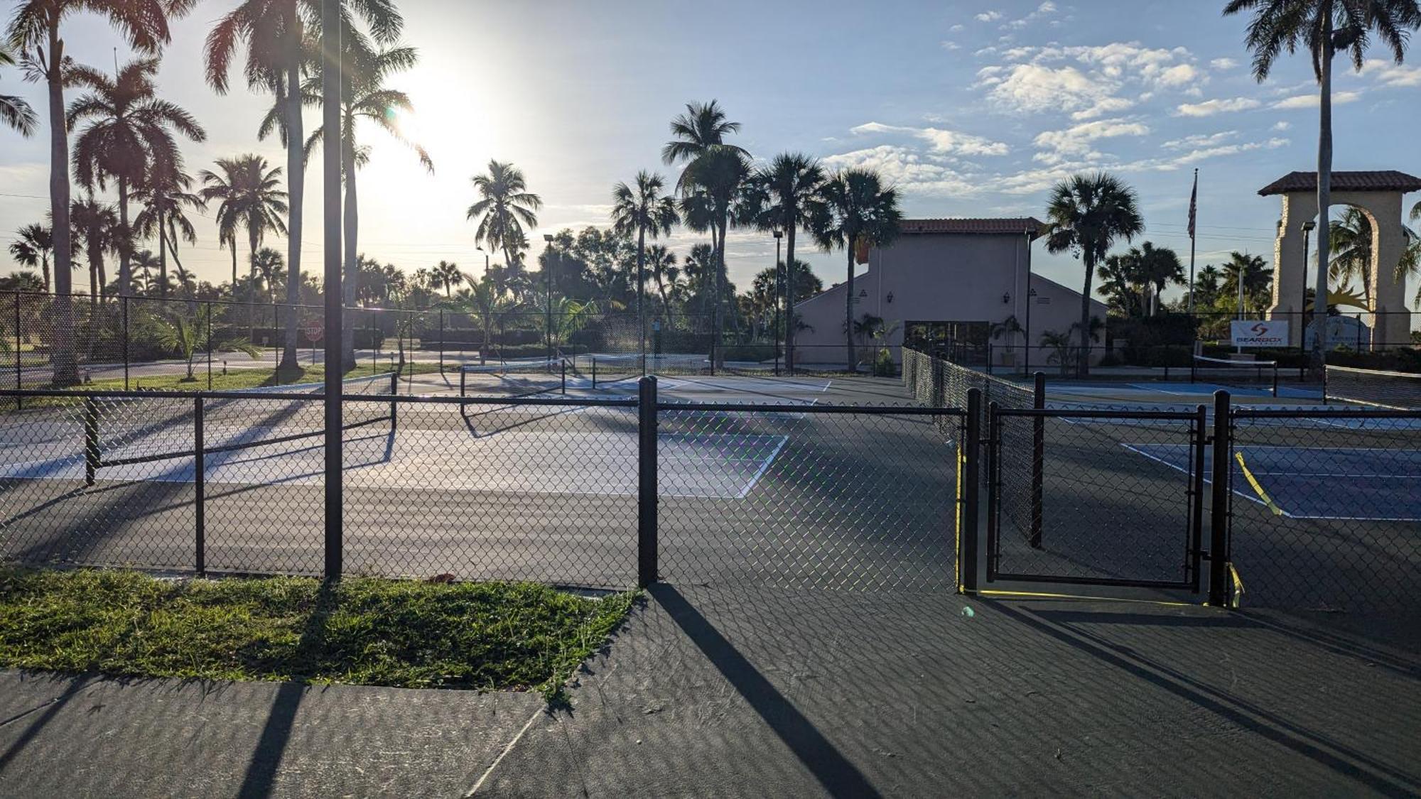 Marina Getaway On The Water! Apartamento North North Naples Exterior foto